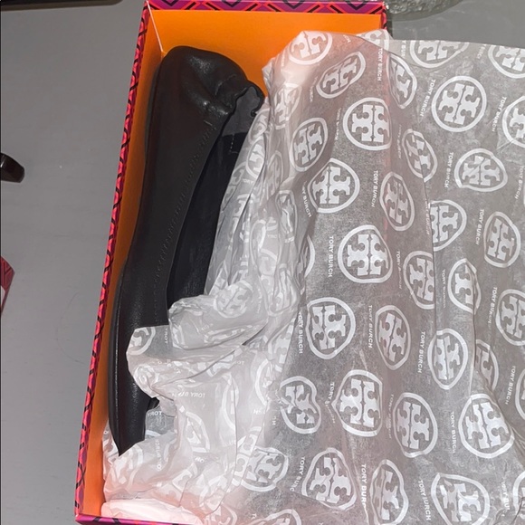 Tory Burch travel flat - Picture 7 of 14